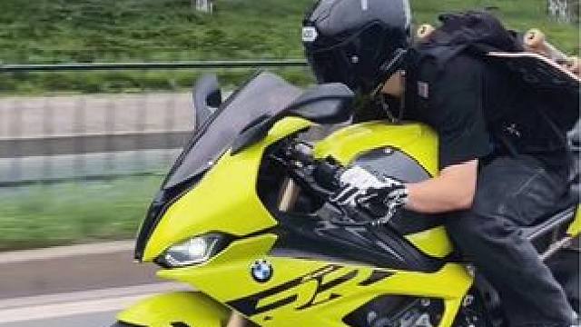 放学只做三件事 #机车 #滑板 #装逼 #宝马s1000rr