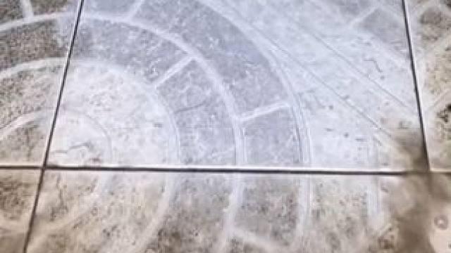 瓷砖强力清洁剂，解决反碱，发黑，发黄，铁锈等问题，厕所清洁的好帮手！