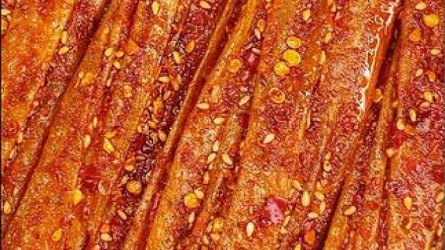 这个湖南的爆辣豆卷也太辣了，咸咸辣辣的越辣越想吃#零食推荐 #无辣不欢 #辣条