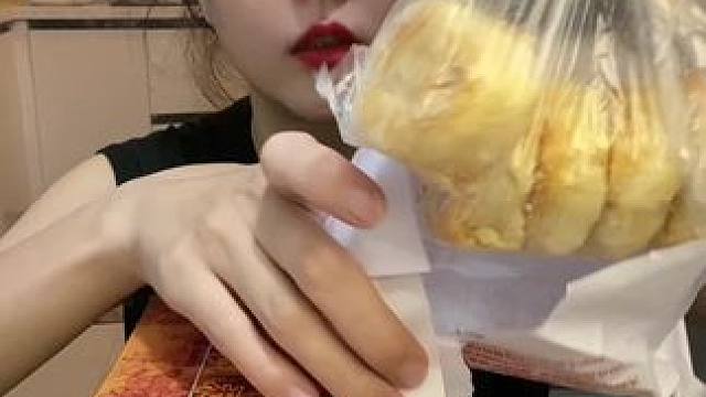 #哪些美食可以拯救没有食欲的日子 #谁懂这个视频对吃货的杀伤力 #多吃一口长肉少吃一口又不瘦 #爱就