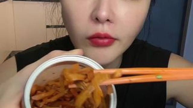 #哪些美食可以拯救没有食欲的日子 #谁懂这个视频对吃货的杀伤力 #多吃一口长肉少吃一口又不瘦 #爱就