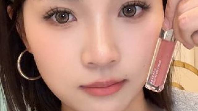 粉粉嫩嫩还不容易掉色的唇釉谁忍得住！！#唇釉 #平价唇釉 #不沾杯不掉色