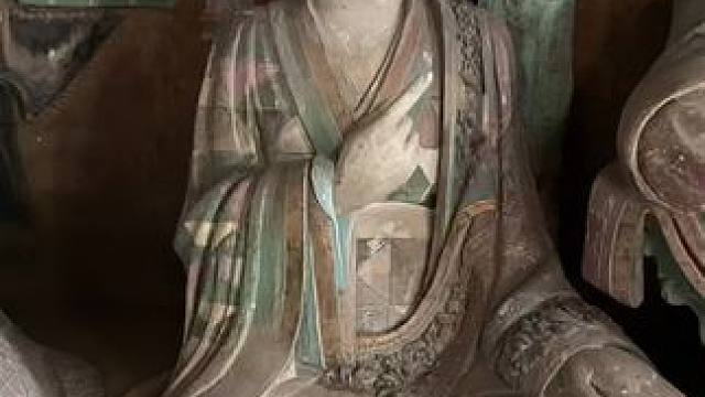 太山龙泉寺观音堂十八罗汉 观音堂是太山龙泉寺的精华所在，这是一座八角形团殿，建筑结构奇巧玲珑，堂内保