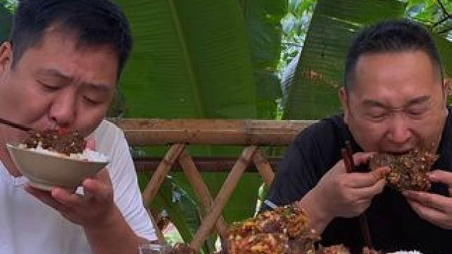 大哥给钱买牛排骨，卤香后干煸，香辣下酒！ #新农人计划2024 #农村美食 #乡村生活里的温情 #抖