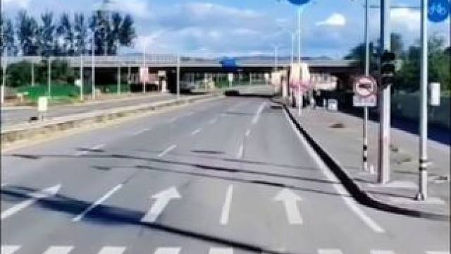 今天的天气特别美，秋高气爽，沿途风景随拍