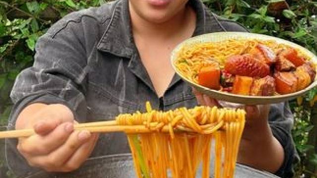 今天做一锅红烧肉炖粉条直接吃到饱 #美食 #红烧肉 #美食分享 #大口吃肉