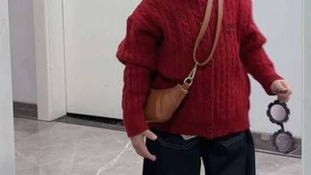 枣红毛衣小外套，轻肤柔软，搭配阔腿牛仔裤太时尚了❤️ #穿搭 #萌娃穿搭 #生女儿就是用来打扮的 #