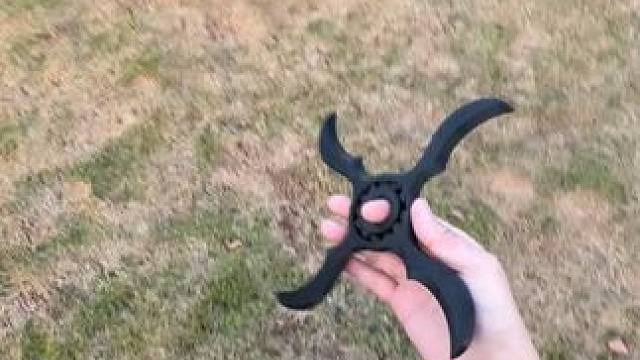 没有男生会拒绝佐助的风魔手里剑吧~ #佐助 #火影忍者 #有男生会拒绝这个玩具吗 #酷炫