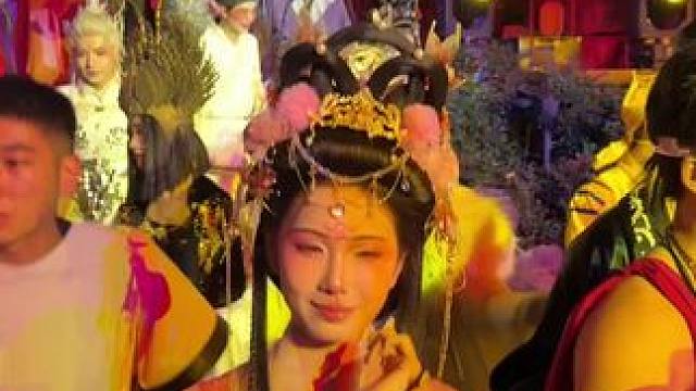 宋城你真的会啊！单人79.9就能让我这么快乐！#杭州宋城 #万圣节 #杭州游玩推荐 #百鬼夜行 #宋