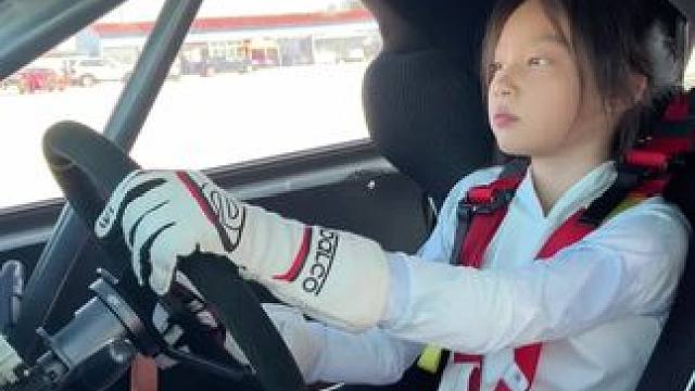 我们的小朋友今天要上车实操了#赛车 #赛道 #赛车手