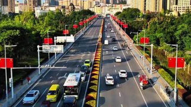 早安巴中！早安回风桥！#实时路况 #城市风景一角 #交通出行 #光雾山红叶节 #城市风光