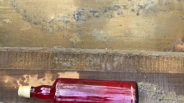 楼梯滚瓶子爆破解压时刻