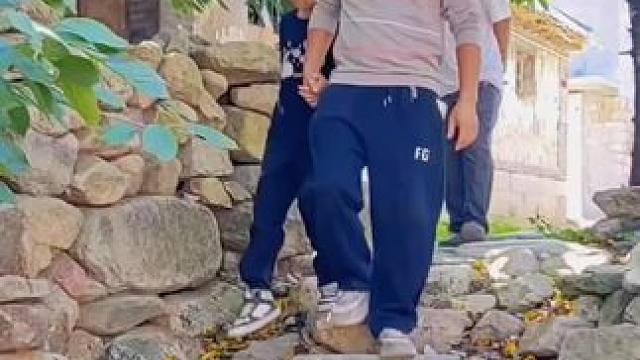 #农村生活 #平度市大泽山之行（7）所里头村。朋友是人生最美好的礼物，他温暖你的