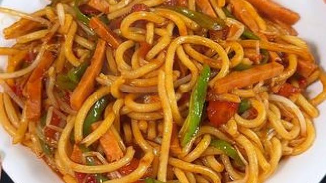 这样做的炒面百吃不厌，好吃到停不下来#利仁面条机#利仁压面机#利仁手持面条机