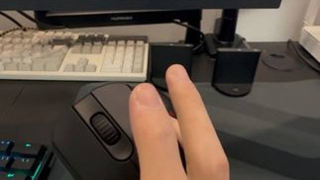 来不及悼念满是灰尘的U2了，接下来登场的是FK2-DW