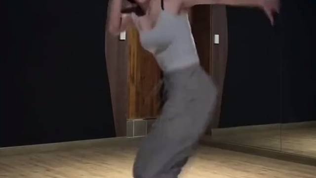 这舞跳的很丝滑