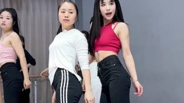 一学就会基本功—提胯坐胯，大家学会了嘛 #舞蹈 #ds领舞 #零基础学舞蹈