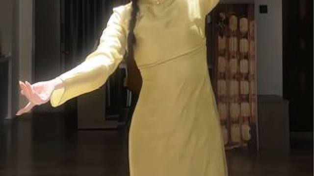 #舞蹈 初见她漫步溪桥下～#相思遥 #相思遥舞蹈挑战 #国风 #旗袍