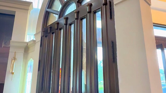 真的要100w才能买上这样的门吗？