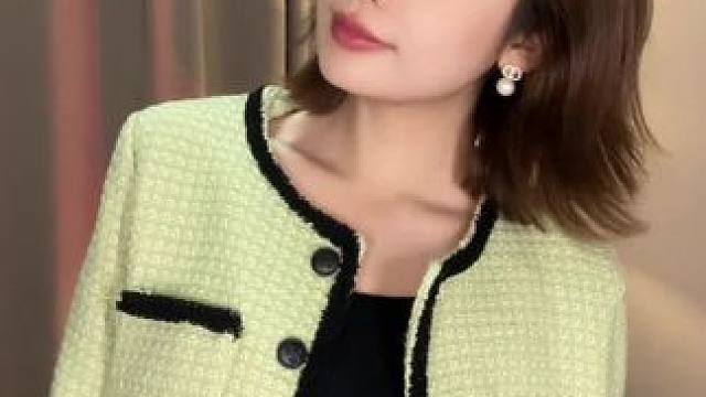 还有谁不知道这个秋冬穿搭的神！既保暖又显瘦的肌底衣！ #秋冬穿搭 #遮肉显瘦 #秋冬必备 #穿出高级