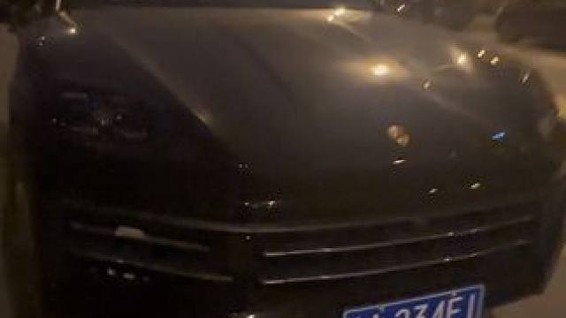 晚上的卡宴，依然这么好看