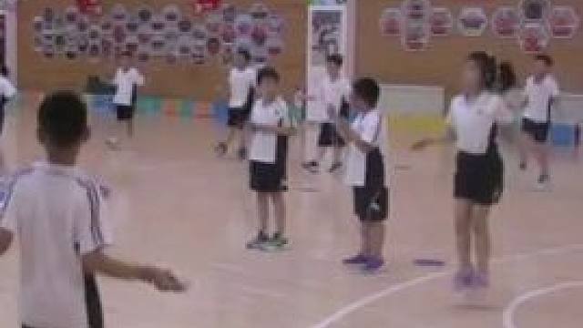 《三年级花样跳绳动作组合》（二） 微信公众号：体教杂谈  获取更多体育资源 