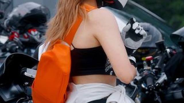 都是爱跑山的小姐姐#骊山追焦 #骊山大铁门 #西安女骑 #机车女孩 #该行为存在危险请勿模仿