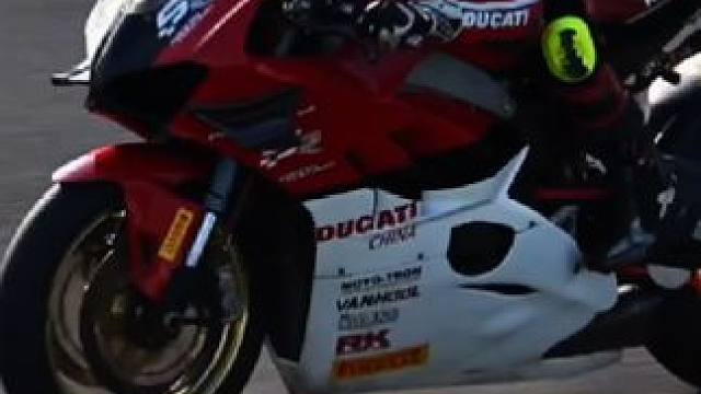 日常练习 骑车骑车#杜卡迪 #摩托车 #女骑 #赛车 #赛道