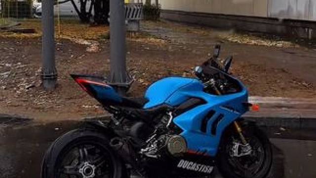 艾特谁 谁给你买一台#杜卡迪sp2