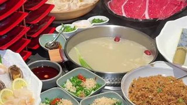 纯味斑鱼府在奥体印象城也开新店了！现在还有59代100的代金券！滨江喜欢吃鱼火锅的赶紧来尝尝#天儿冷