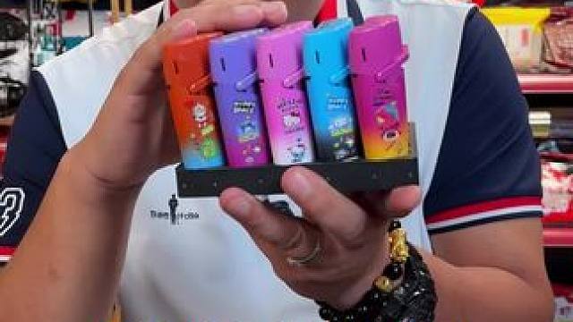 高颜值防风打火机 这是一款颜值非常高的防风打火机，价格非常实惠。#防风打火机 #网红打火机 #打火机