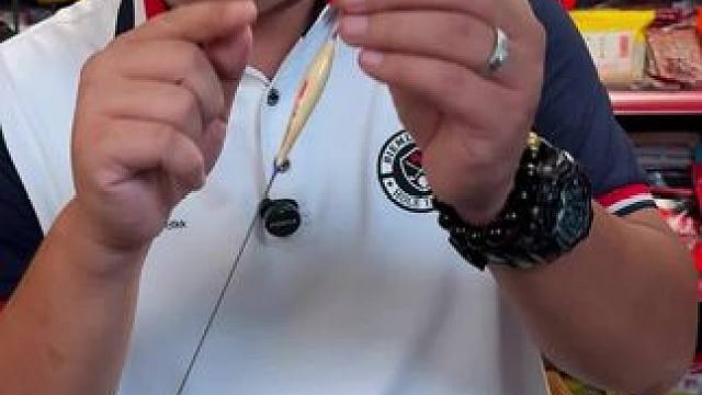 久岩芦苇鲫鱼漂 秋冬季节，不管是钓鲫鱼还是什么鱼，鱼口都比较轻，浮漂尽量选择自重轻的，这款久岩芦苇漂