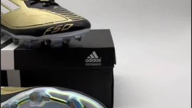 #好鞋推荐 #足球鞋 #唯有足球不可辜负 #dou来足球季 #遇见足球 你会怎么选？评论区告诉我 哈