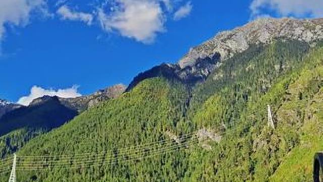 #分享在旅途发现的惊喜 #治愈系风景 #感受大自然的气息和美景 #属于西藏的那片蓝 #旅行推荐官