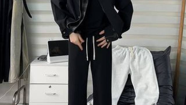 多给你们整点版型好又舒服的卫裤 牛仔裤最近没什么新款设计#小个子穿搭 #显高显瘦显腿长 #卫裤 #加