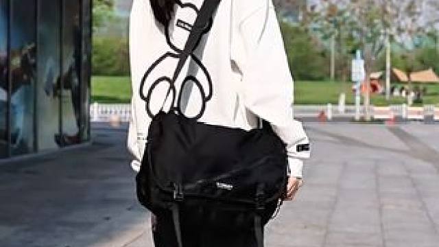 #穿搭推荐 #配饰分享 #双肩包推荐 #帽子控看过来 #鸭舌帽