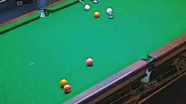 哈哈有意思的一局#台球 #打台球 #这台球一打一个不吱声
