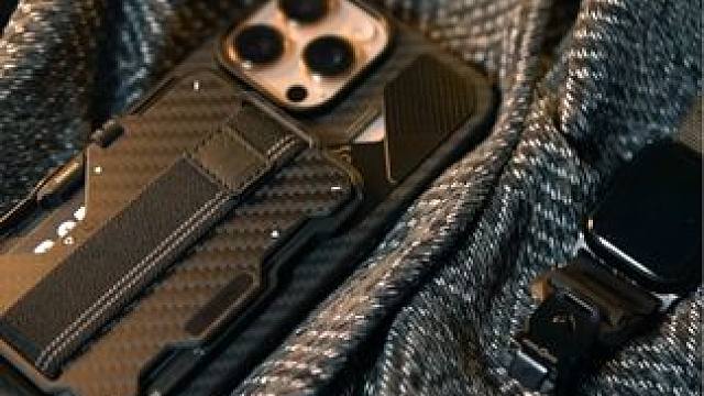 手感和质感都很棒的凯芙拉手机壳，薄到已经不能在薄了#芳纶纤维手机壳 #iPhone16 #高级感