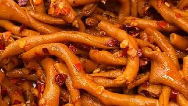 一口下去QQ弹弹，卤的特别入味，香香辣辣的真的太上头了#好吃到停不下来 #无辣不欢 #解馋