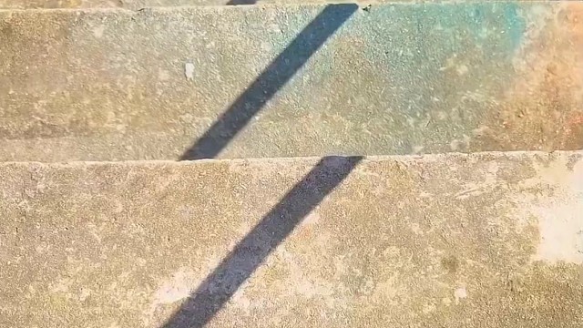 楼梯滚瓶子爆破解压时刻