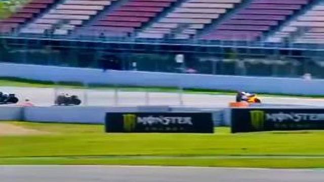 #motogp #摩托车比赛 #滑胎过弯 #压弯 #危险动作请勿模仿