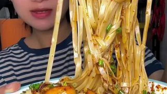 #手工抄手 #白菜炖粉条 #爆辣