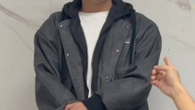 又新来个女孩 事情变得有趣了起来#打头猜人 #万万想不到 #还有这种操作 #日常vlog