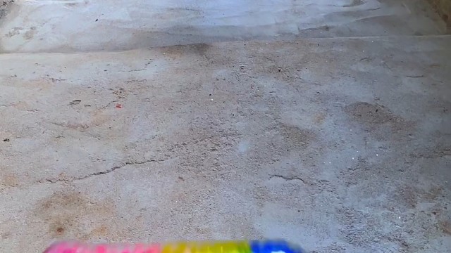 楼梯滚瓶子爆破解压时刻