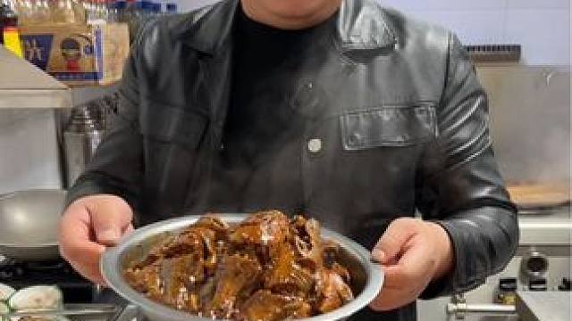 （吃 鸡 嘎鱼 大骨头）超值团购送四份凉菜 ，抓紧团#高碑店 #同城 #降温了该吃铁锅炖了 #团购 