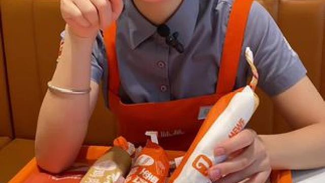 美味基鸡肉卷买一得三，19.9得三根鸡肉卷#美味基#美味基鸡肉卷#美味基汉堡炸鸡#美味基套餐团购#炸