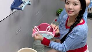 #兔耳臉盆架  可以收納多個臉盆，家里的鞋刷都可以掛上去，還不占空間#免打孔  #小兔臉盆置物架