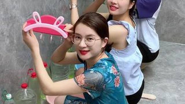 #兔耳脸盆架  可以收纳多个脸盆，家里的鞋刷都可以挂上去，还不占空间#免打孔  #小兔脸盆置物架