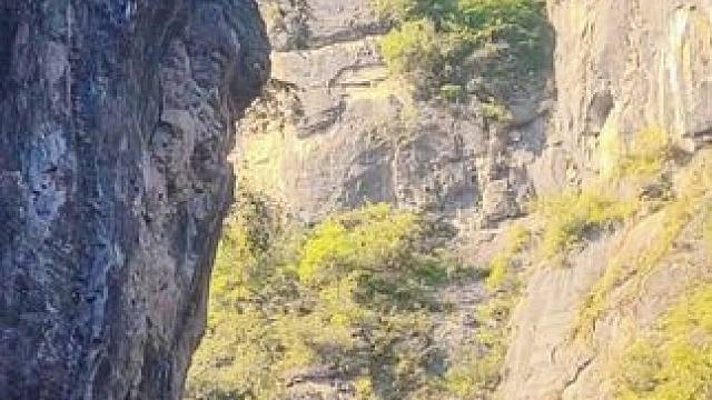 黑毛沟大峡谷 生活不止眼前的苟且，还有诗和远方……#河南刚哥#治愈系风景 #河南的秋天呢 #随拍