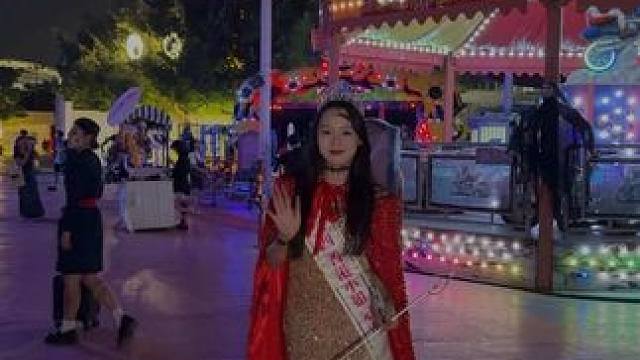 我来观音山挑战跟陌生人碰拳 发现这里比去年更好玩！港风场景更恐怖！节目更精彩！万圣节氛围感拉满，我在